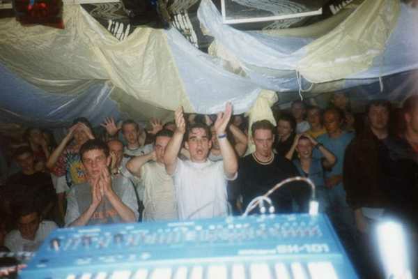 Crowd dancing at an Egebamyasi live show