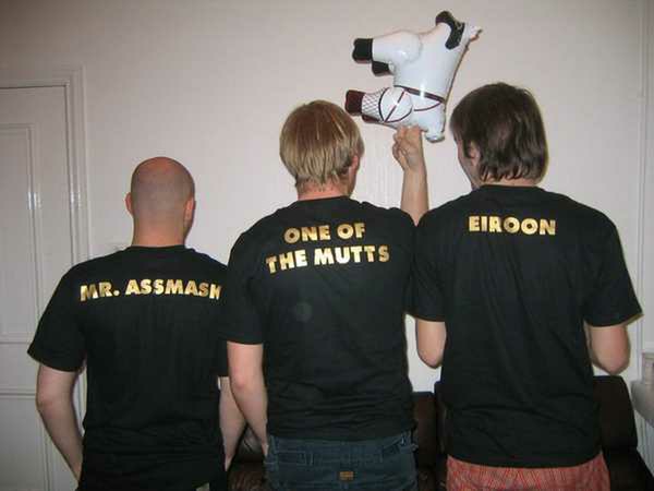 Crowd dancing at an Egebamyasi live show