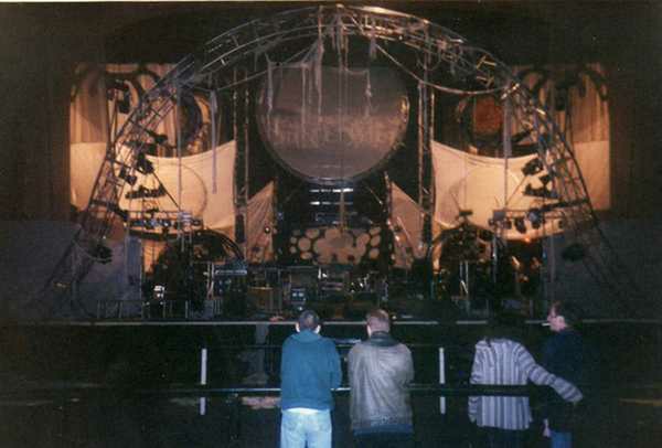 Crowd dancing at an Egebamyasi live show