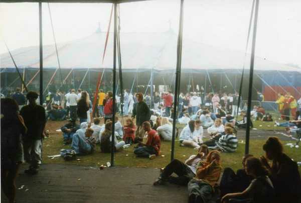 Crowd dancing at an Egebamyasi live show