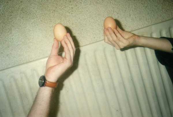 Crowd dancing at an Egebamyasi live show