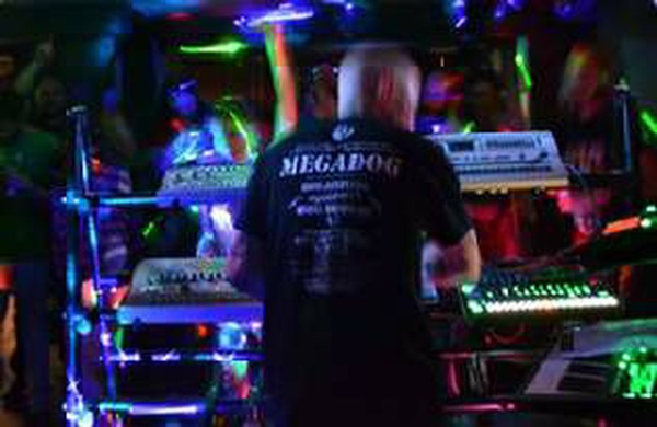 Egebamyasi live on stage